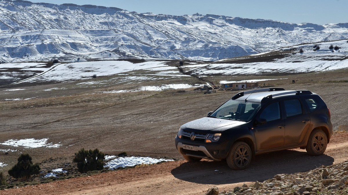 Рено дастер 9 дюймов. Renault Duster Dakar Edition. Renault Duster Дакар Эльбрус. Дастер Дакар салон. Дастер Дакар хаки фото.