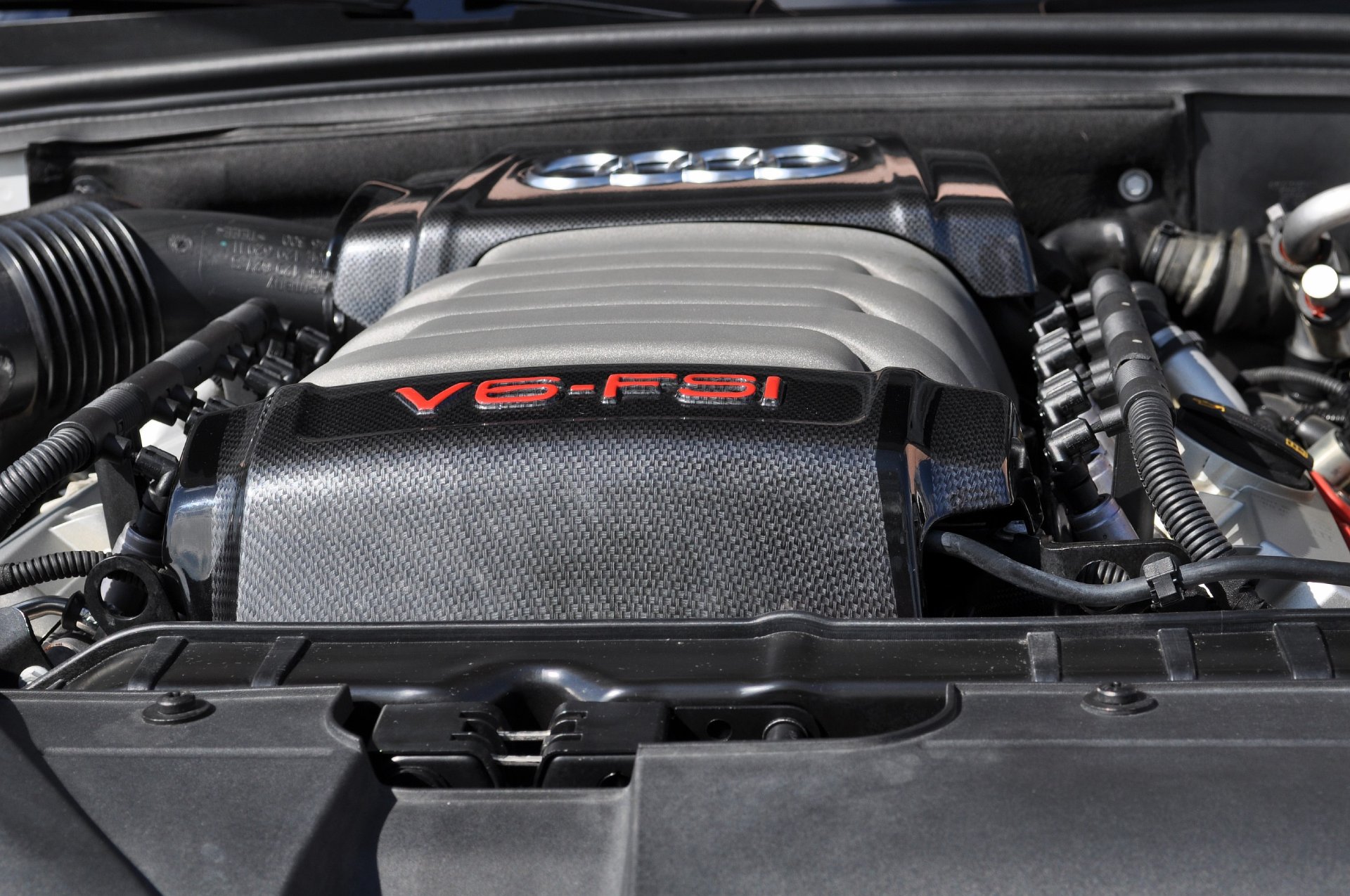 Красились они обычной черной глянцевой краской — Audi A4 (B8)