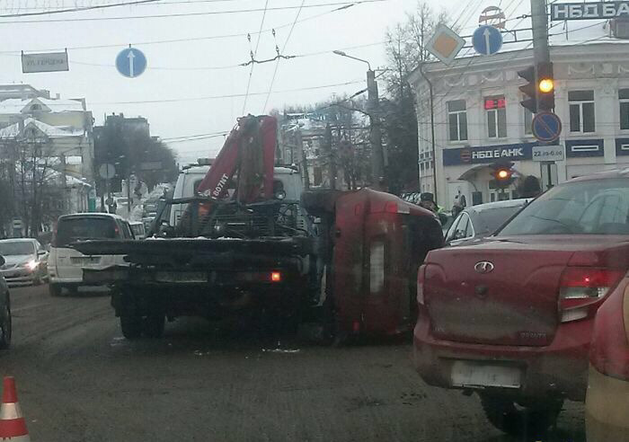 Киров, Калина, Ягуар — Hyundai Creta (1G), 1,6 л, 2016 года | эвакуация ...