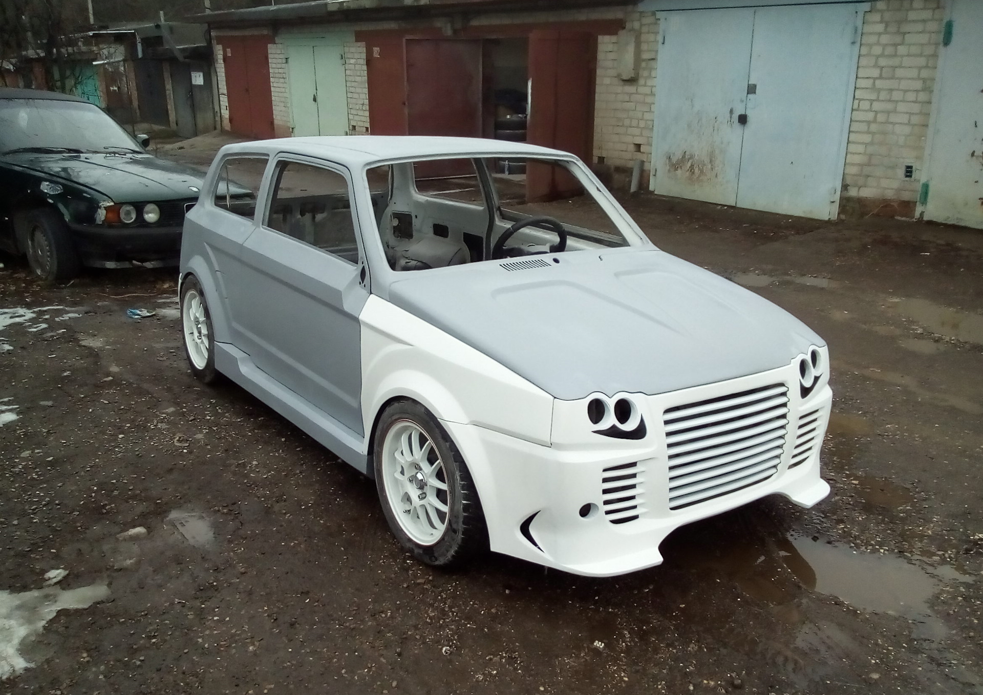 Тюнингованный Lada Oka