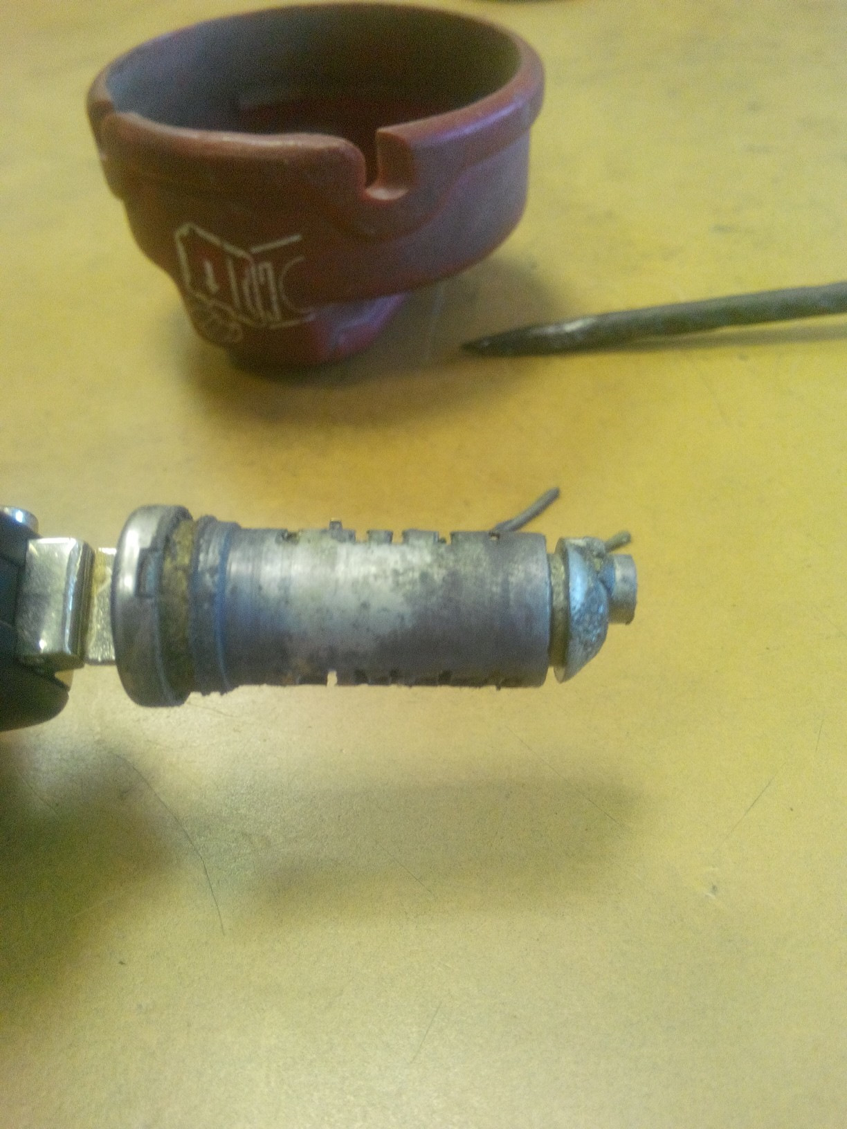 Крышка бензобака — Audi Coupe (89,8B), 2,3 л, 1992 года | своими руками ...