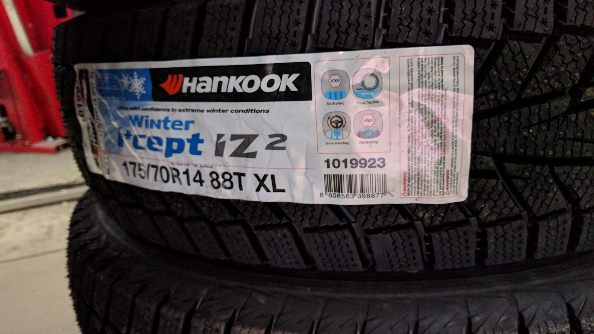 Ханкук 175 70. Автошина 175/70 r14 Hankook w616 88t. Hankook Winter i*cept iz2 w616. 175/65r14 Hankook Winter i*cept iz2 w616 86 t XL. Hankook r14 Winter ICEPT зима.