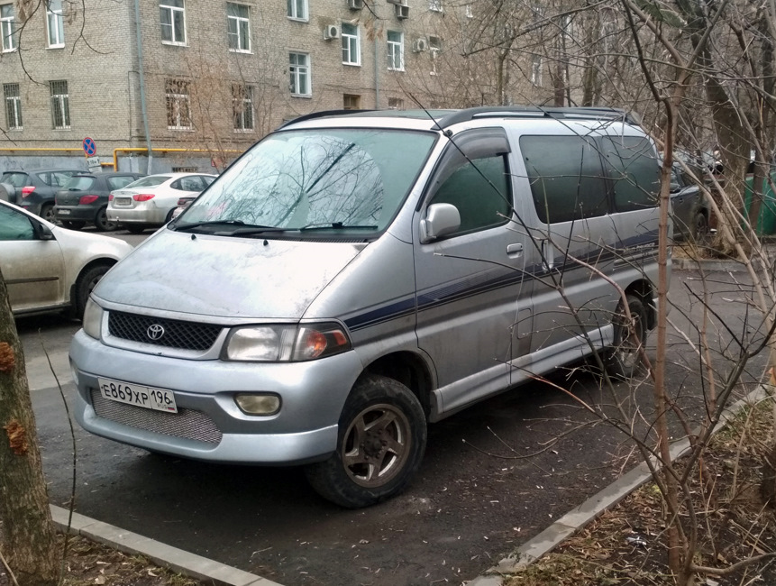 Тойота хайс региус. Toyota Hiace Regius. Toyota Regius Ace. Тойота Hiace Regius. Тойота Хайс Региус микроавтобус 4х4.