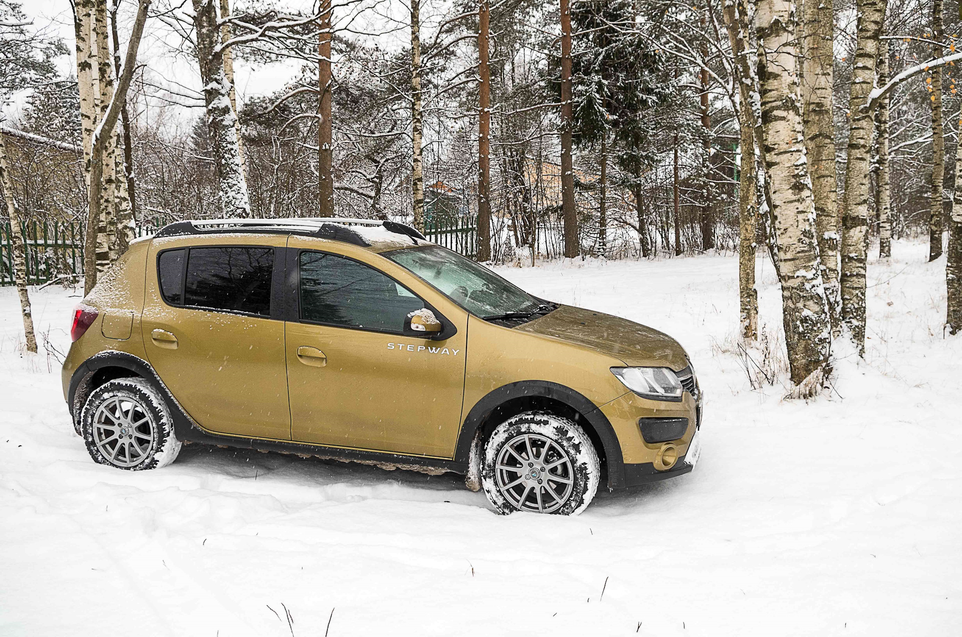 Диски степвей. Диски для Renault Sandero Stepway 2. Диски Рено Сандеро степвей 2. Диски Сандеро степвей 2. Рено Сандеро степвей r17.