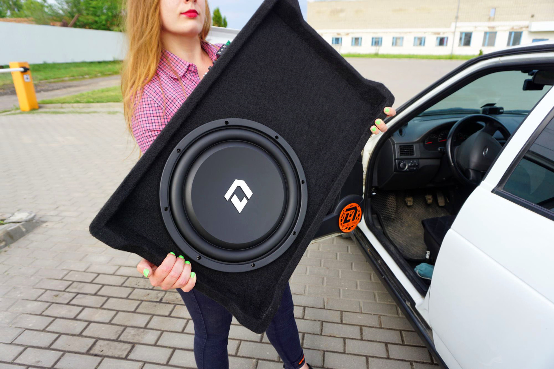 Barracuda flat. DL Audio Barracuda 12a Flat. Сабвуфер DL Barracuda. Сабвуфер DL Audio Barracuda 12a. Активный сабвуфер DL Audio Barracuda 12a Flat.