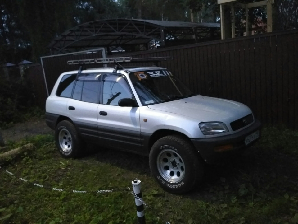 Новые тапки и лифт "Рафика" — Toyota RAV4 (I), 2 л, 1995 года | тюнинг ...