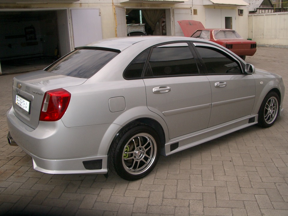 Обвес седан. Chevrolet Lacetti 2008 в обвесах. Chevrolet Lacetti Tuning. Tuning Chevrolet Lacetti седан. Chevrolet Lacetti 2006 Tuning седан.