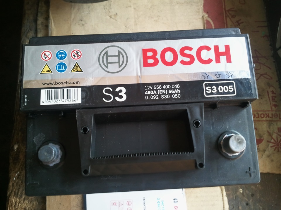 Замена аккумулятора — Volkswagen Passat B3, 1,8 л, 1992 года ...