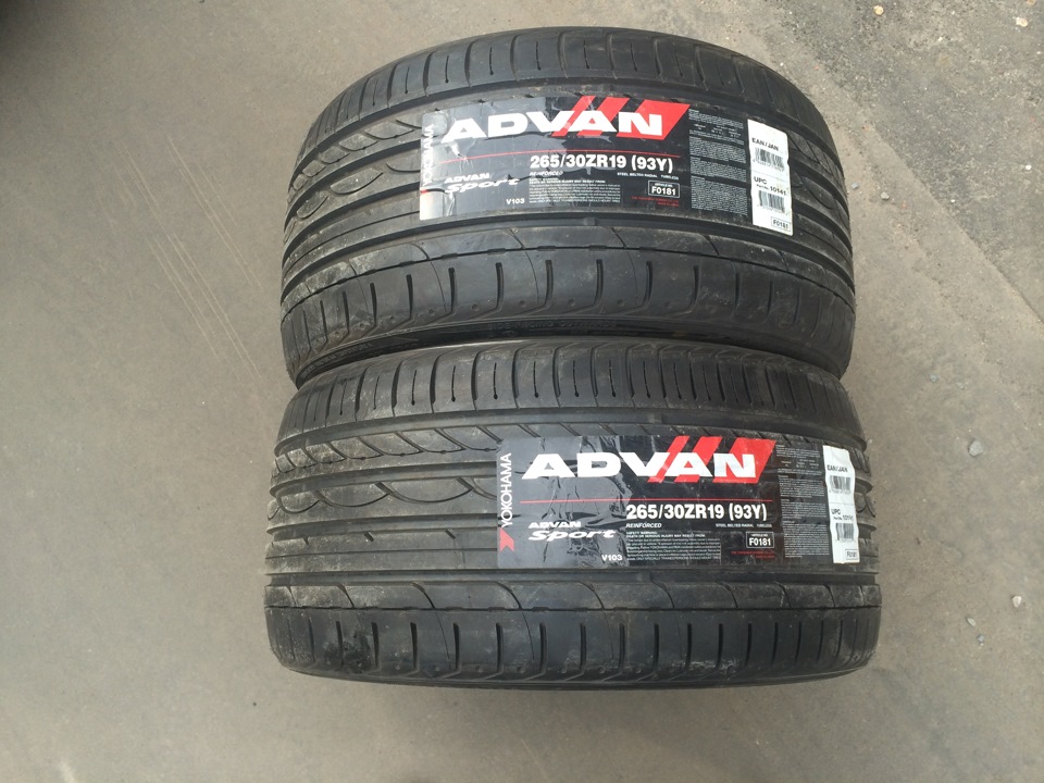 245 45 r19 yokohama. Yokohama 245/45zr19 98y Advan Sport v105s TL. Yokohama 245/50zr18 104y Advan Sport v105s TL. Yokohama Advan Sport v105 евроэтикетка. Yokohama Advan Sport направление значок.