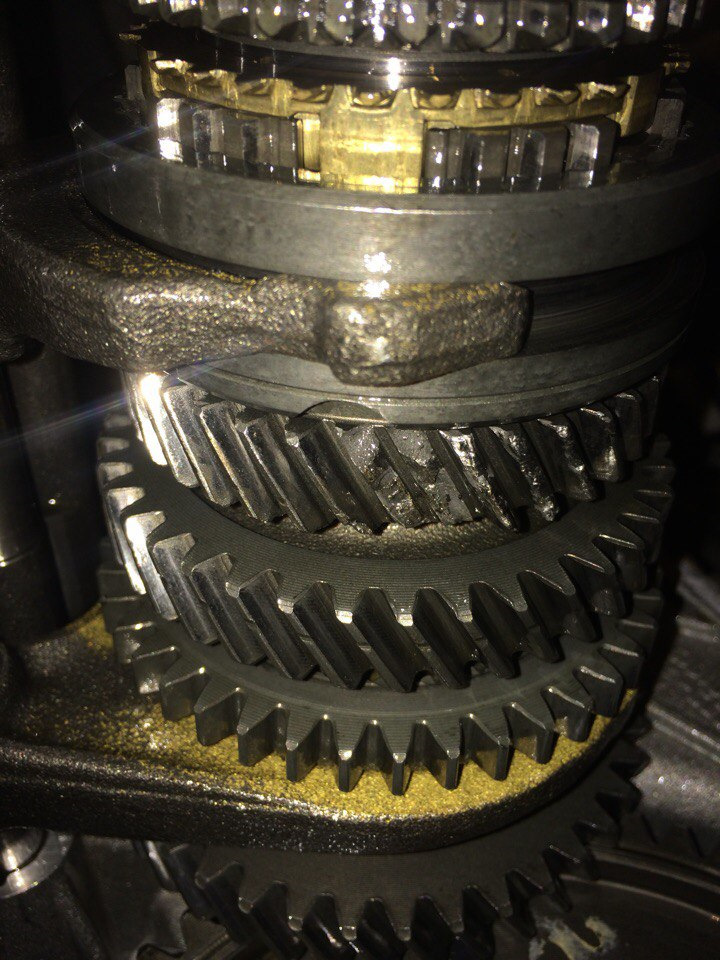 Коробка ваз 2107 5 ступка вылетает. Синхронизатор кпп ваз 2114 1 передачи. Газель вылетает первая передача. Вылетает пятая передача причины. Подшипник синхрон пятой передачи ваз 2114.