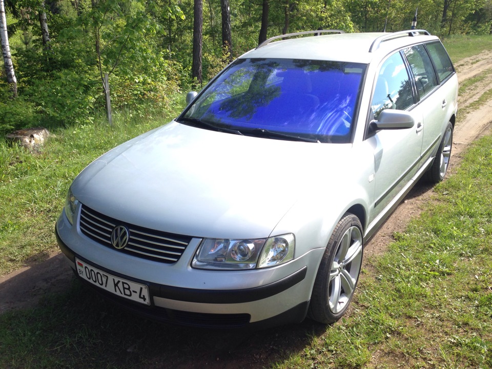 Лобовое стекло пассат. Лобовое WV Passat b5. Passat b5 атермальное лобовое стекло.