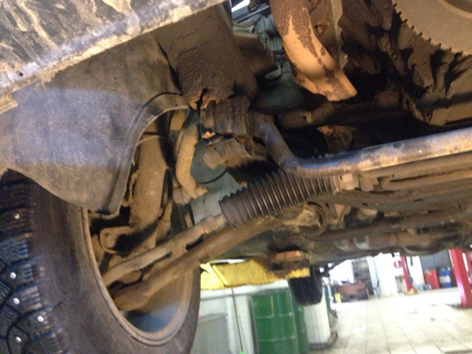 замена опоры стабилизатора поперечной устойчивости — BMW 3 series (E36 ...