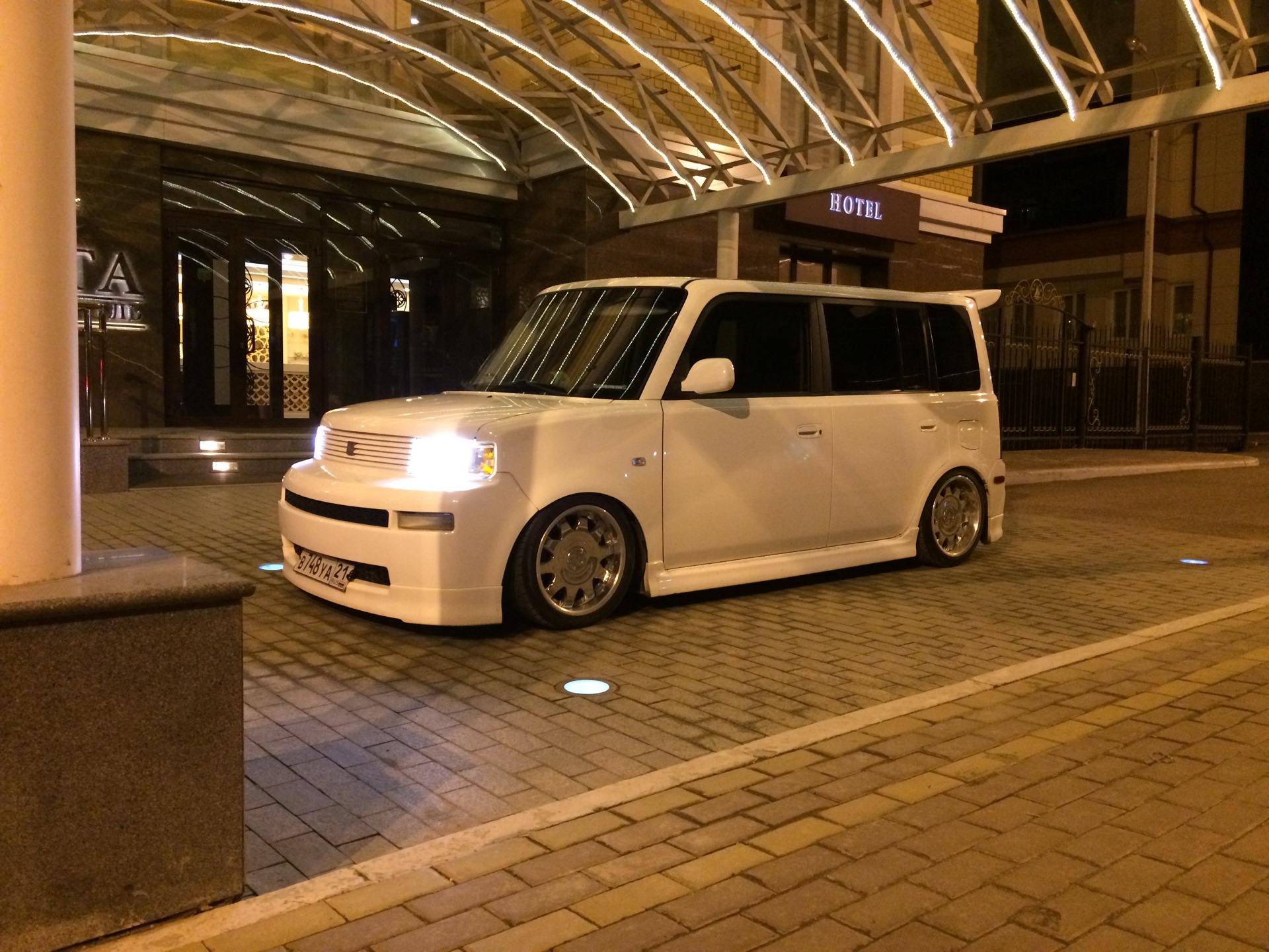 Scion XB 5