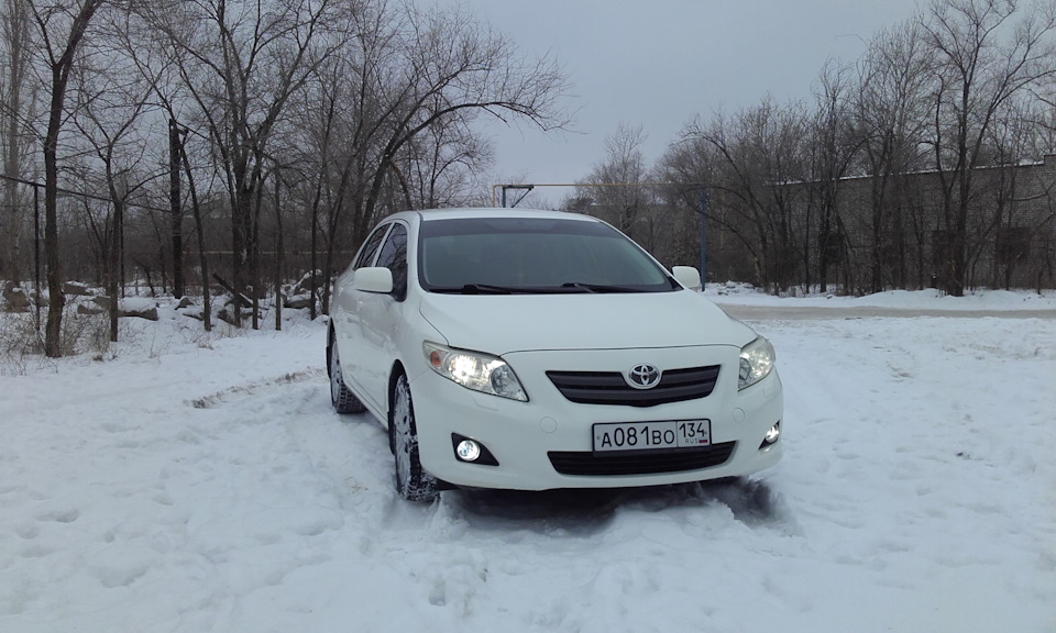 Королла зимой. Toyota Corolla 2008 года зима. Тойота Королла 57 регион.