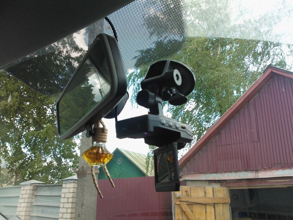 Запитал регистратор от плафона — Skoda Rapid (1G), 1,6 л, 2014 года ...