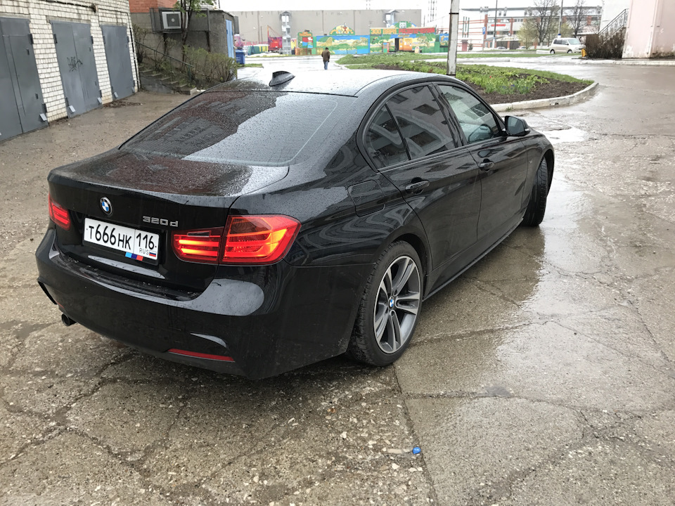 Черный 30. БМВ 3 f30 черная тонированная. BMW f30 Tuning Black.