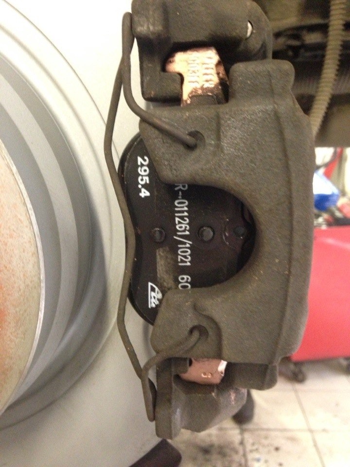 Диагностика ходовой + замена тормозных колодок и дисков АТЕ — Mercedes ...