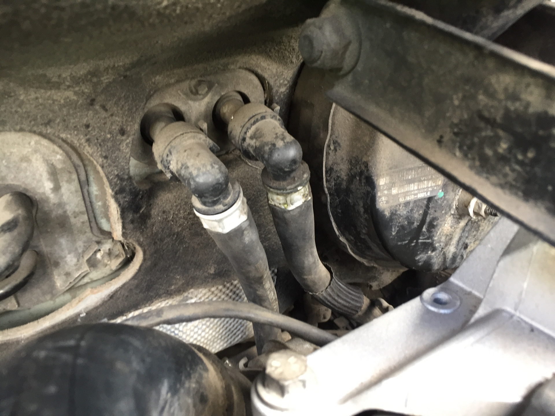 23#Патрубок печки в моторном отсеки — Volvo S60 (1G), 2,5 л, 2006 года ...