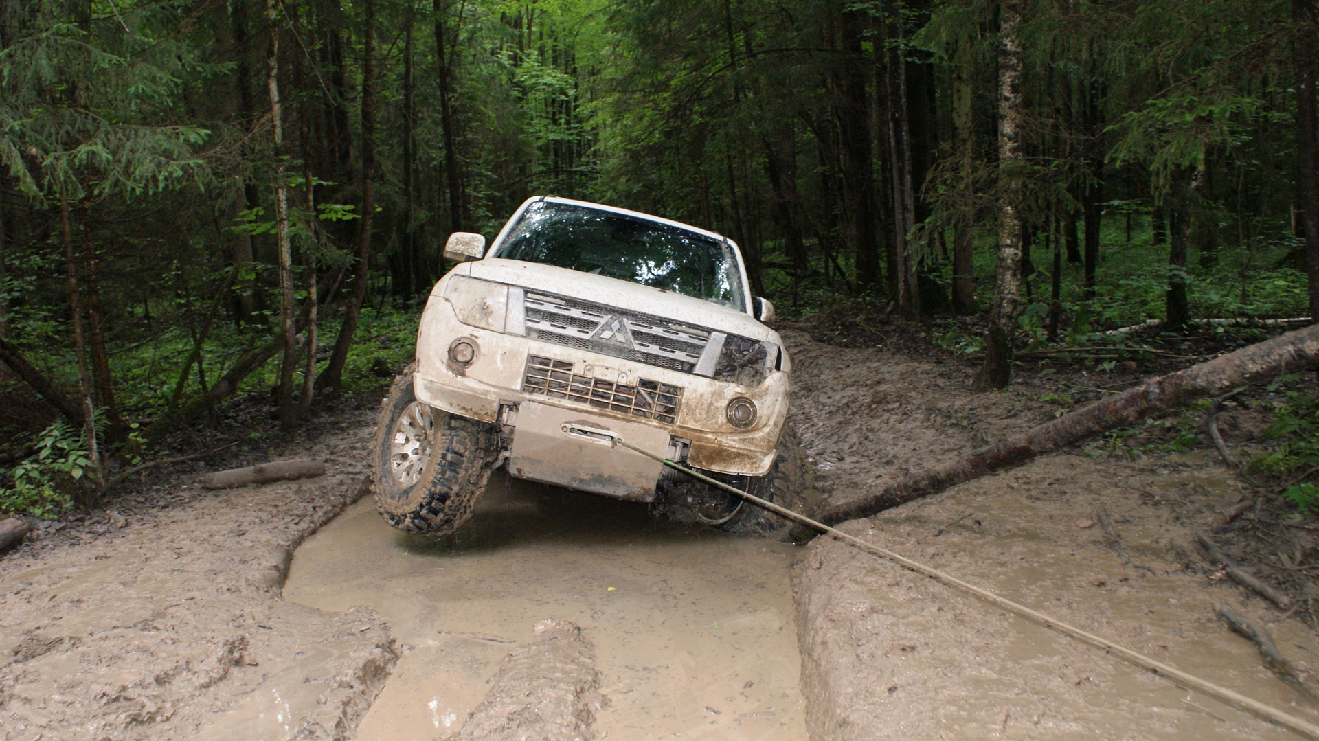 Mitsubishi Pajero Sport бездорожье