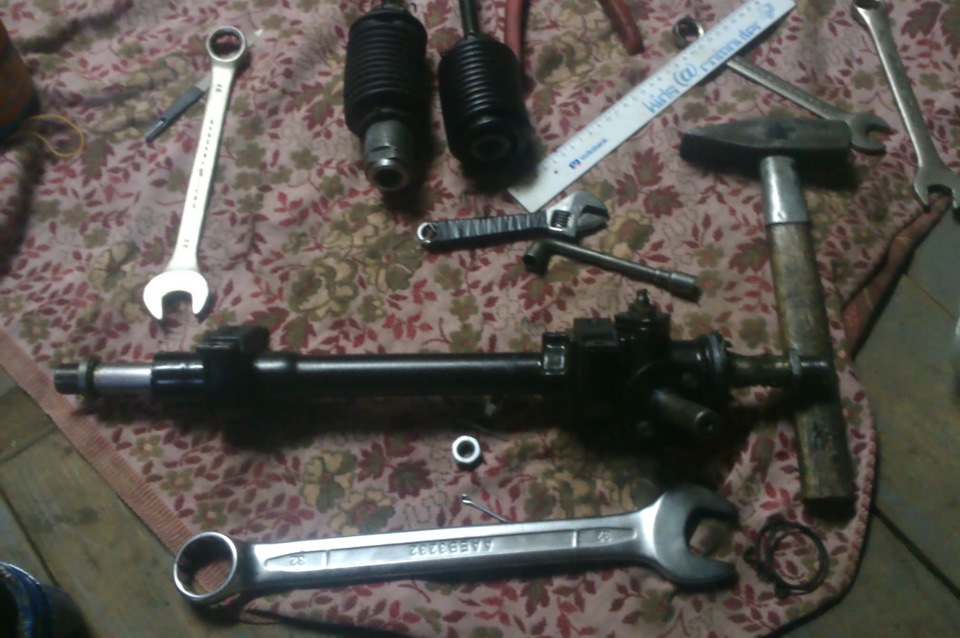 Разборка рулевой рейки и колонки — Volkswagen Golf Mk1, 2 л, 1983 года ...