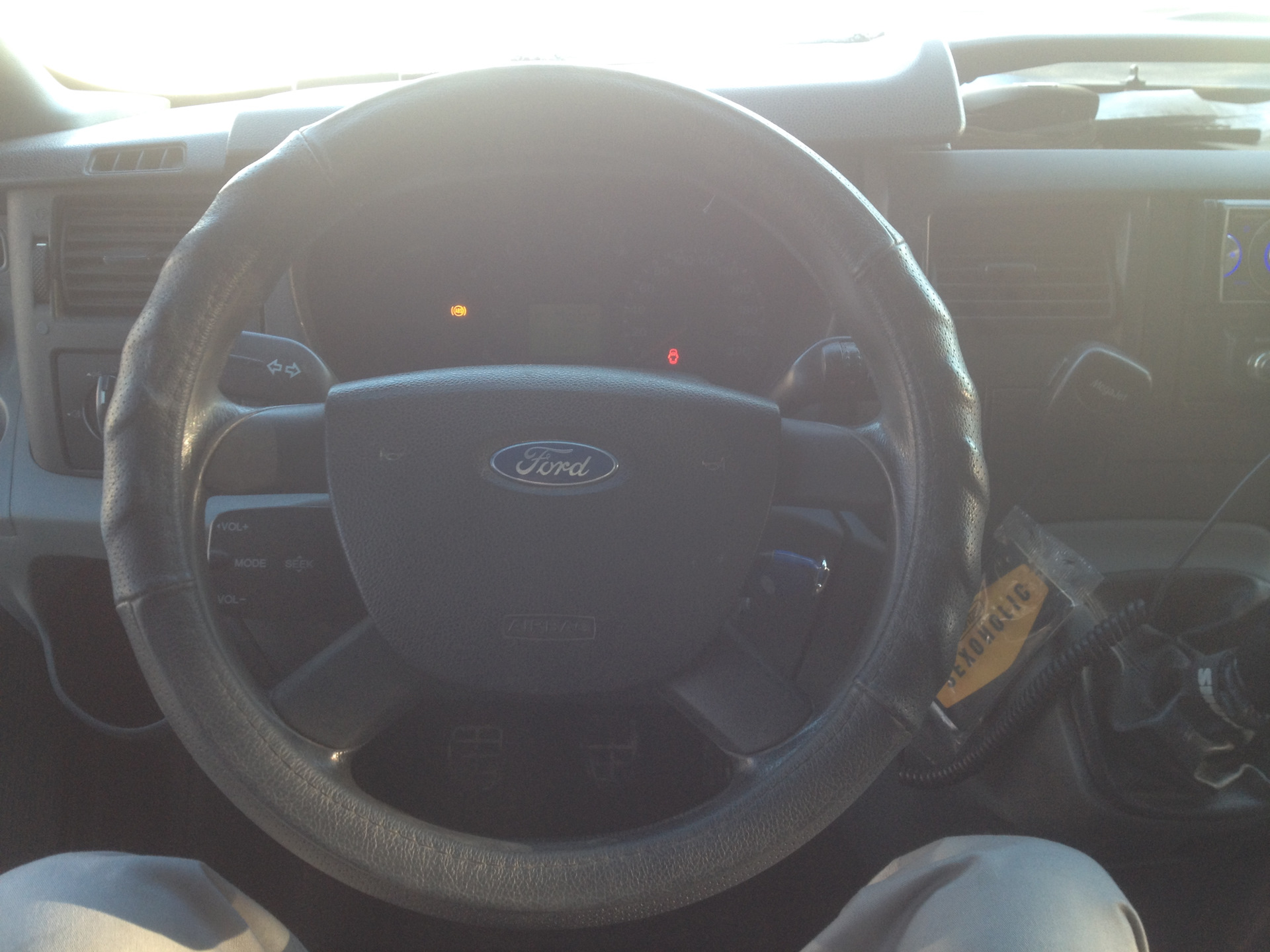 Как снять руль форд транзит 2008 Замена штатного рулевого колеса - Ford Transit (7G), 2,2 л, 2006 года тюнинг DRI