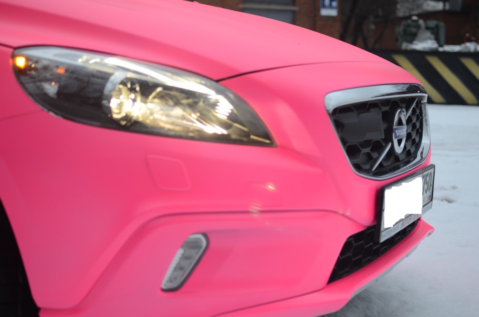 Plasti dip — Pink Blaze — Volvo V40 Cross Country, 1,6 л, 2013 года