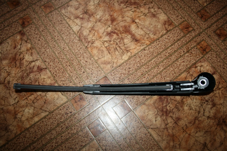 Задний дворник от 5 гольфа — Volkswagen Golf Mk4, 1,6 л, 2001 года ...