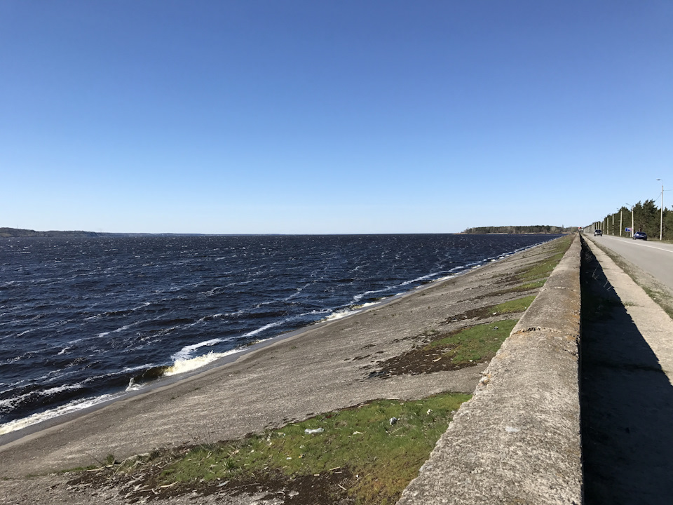 Водохранилище море. Киевское водохранилище. Киевское море дамба.