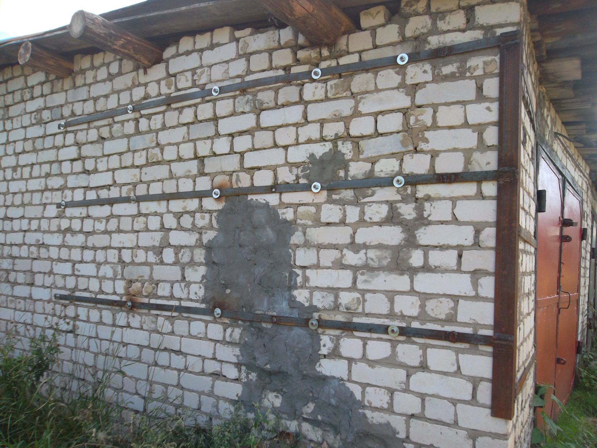 стяжка дома от трещин в стенах