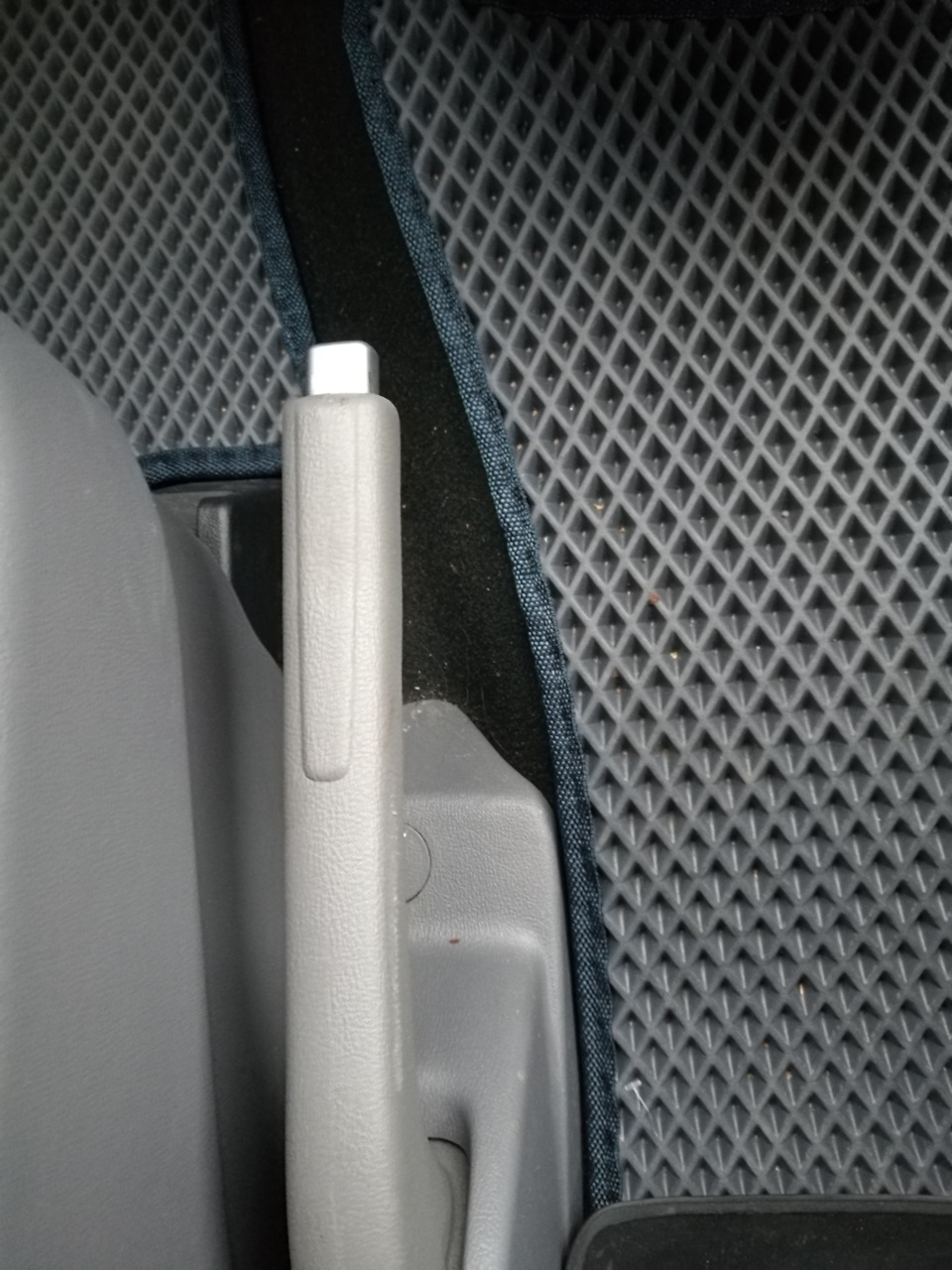 Примерзает ручник — Hyundai H-1 (2G), 2,5 л, 2012 года | наблюдение ...