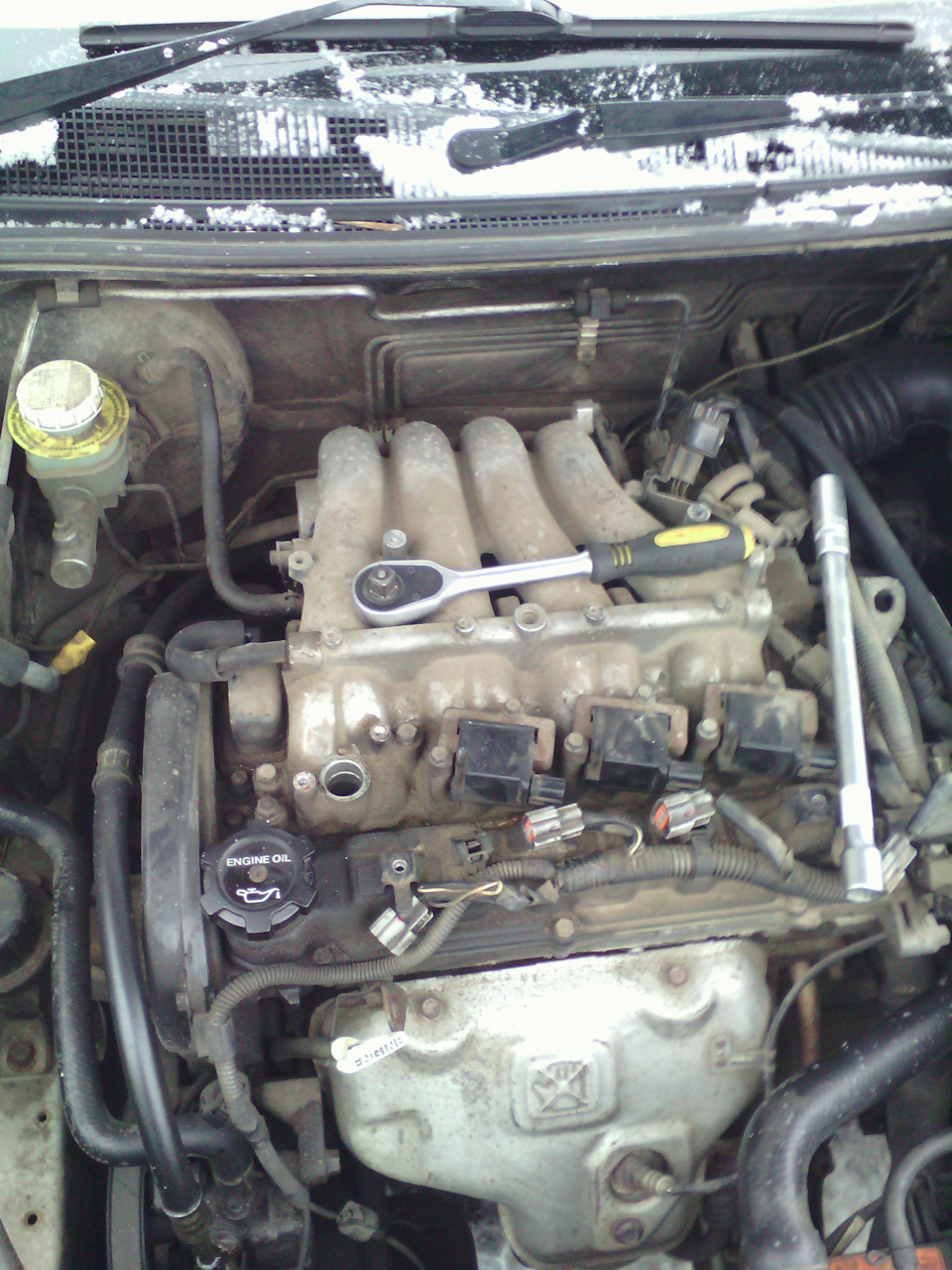 Замена свечей Denso K20PSR-B8 - Mitsubishi ASX, 1,8 л, 2013 года плановое ТО DRI