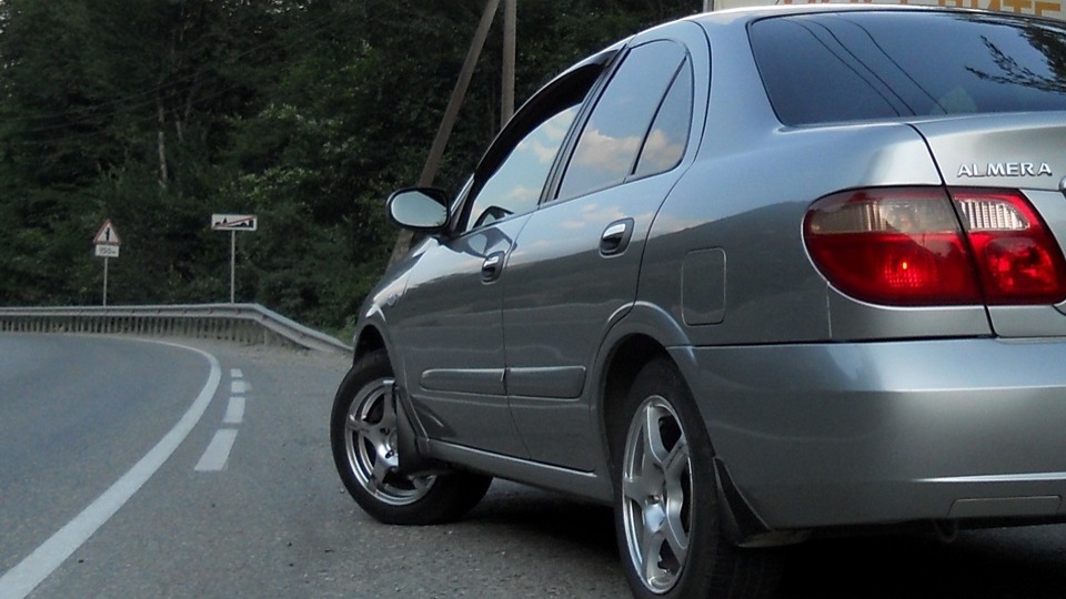 Nissan Almera 1.8 AT