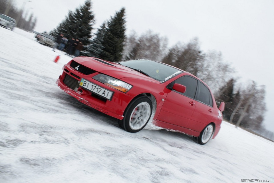 Mitsubishi Lancer Evolution 10 зима