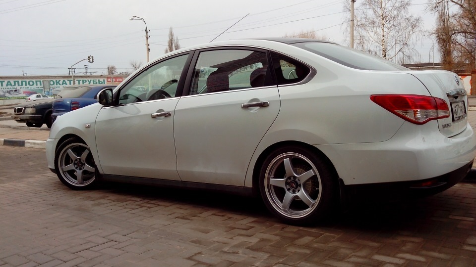 Almera g15 колеса. Nissan Almera g15 диски r17. Ниссан Альмера на литье g15. Nissan Almera g15 диски r16. Nissan Almera g15 на 17 дисках.