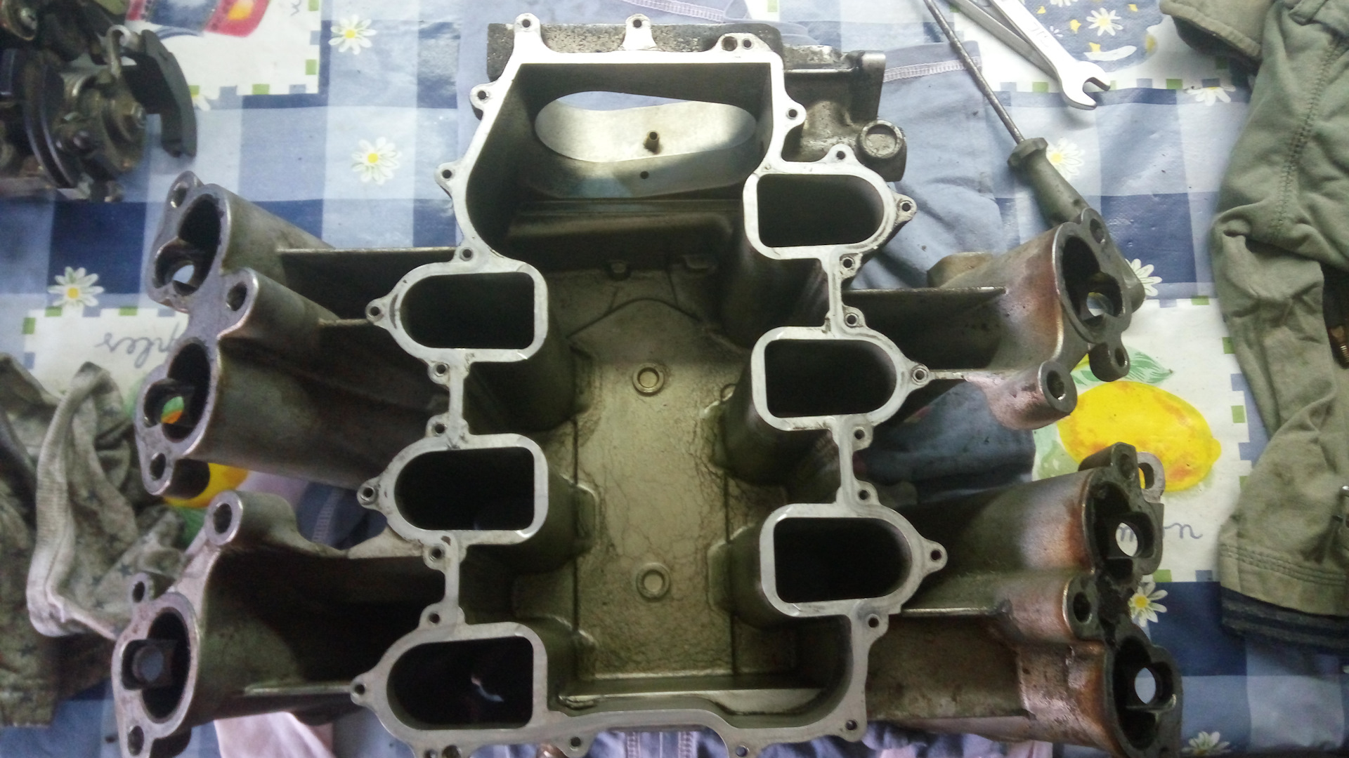 Как разобрать впускной коллектор. Впускной коллектор форд мондео 3. Как разобрать впускной коллектор. Как разобрать впускной коллектор. Ауди q7 впускной коллектор заслонки.