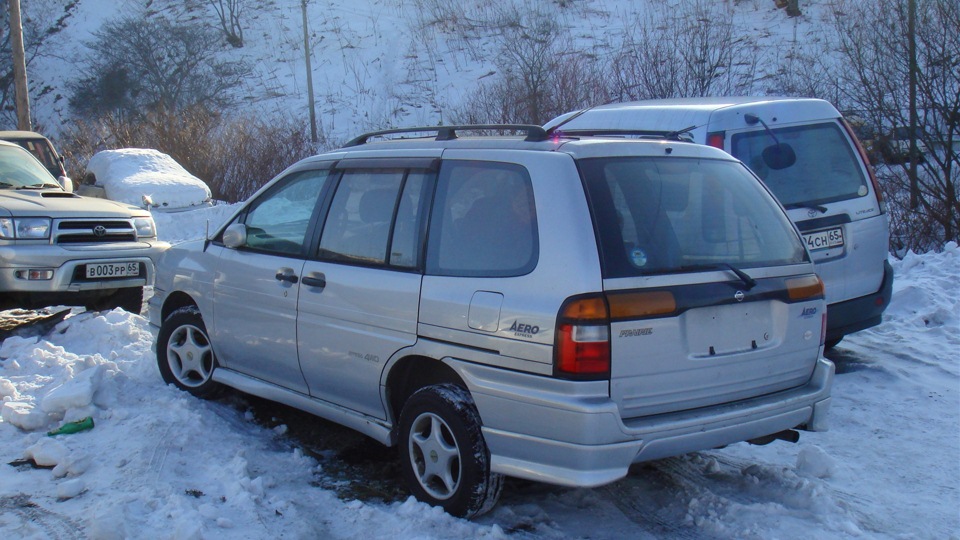 nissan prairie joy 1996