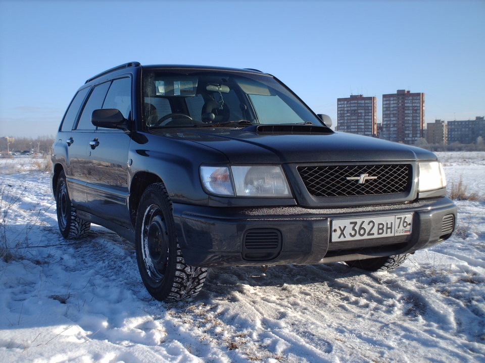 Кольца на форестер. Subaru Forester SF 2.0 at. Заглушки ПТФ Субару Форестер сф5. Subaru Forester SF диски. Кронштейна ПТФ Форестер sh 5 2001.