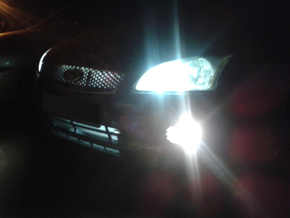 Подсветка радиаторной решётки — Ford Focus Sedan II, 1,6 л, 2007 года ...