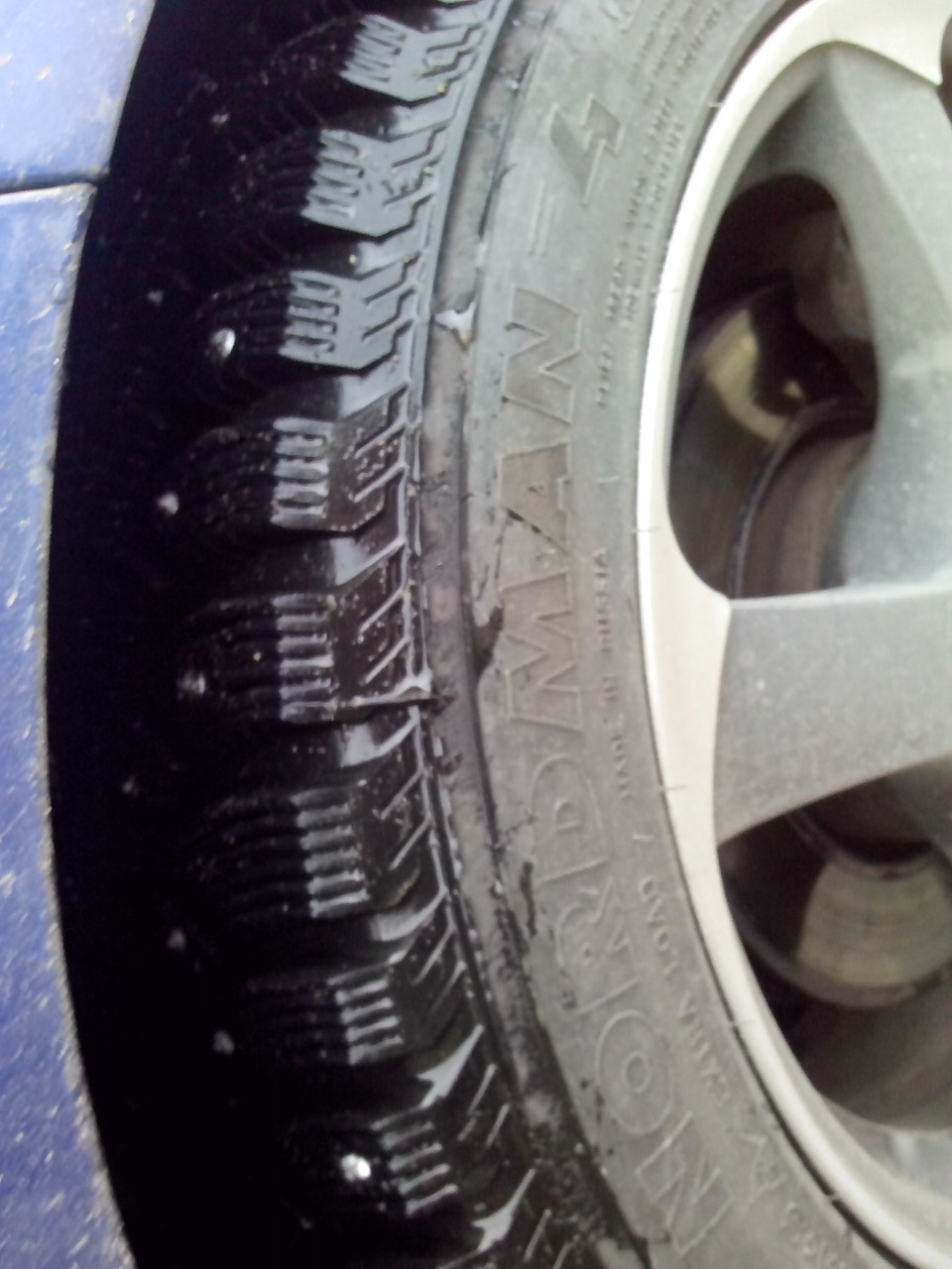 [Продано] Продам зимнюю шипованную резину 205/55 R16 или поменяюсь на ...