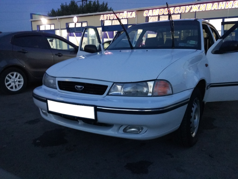 Последние штрихи нового бампера — новый молдинг. — Daewoo Nexia, 1,5 л ...