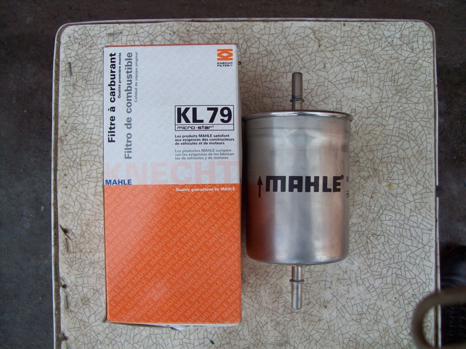 Mahle kl. Фильтр топливный MAHLE Kc 80. Kl313 MAHLE. KL 313 фильтр топливный. MAHLE kc80.
