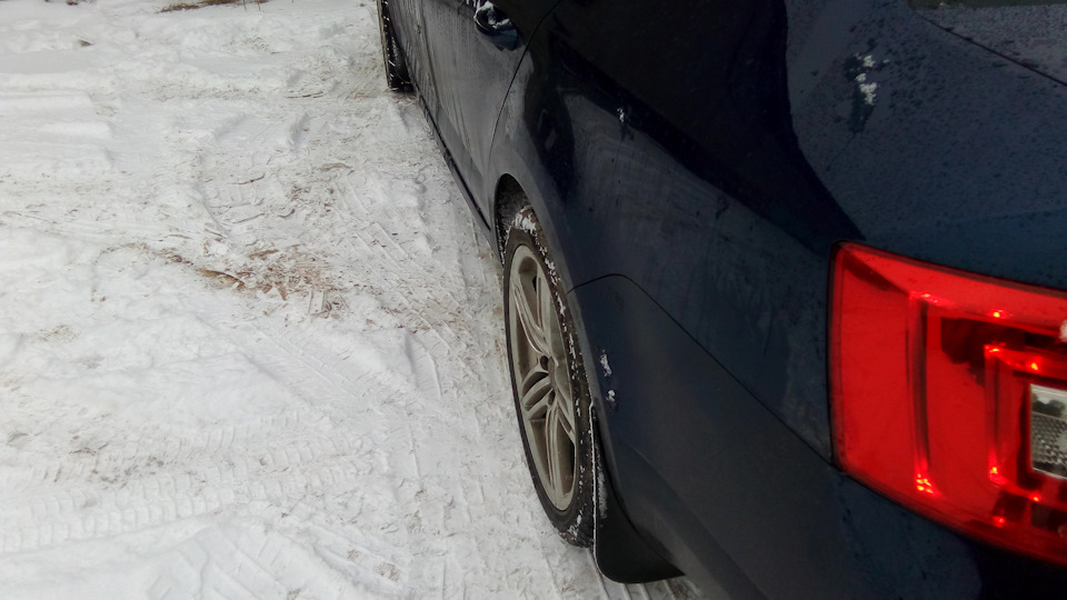 А вот так выглядит R18 с вылетом ET43 сзади. — Skoda Octavia A7 Mk3