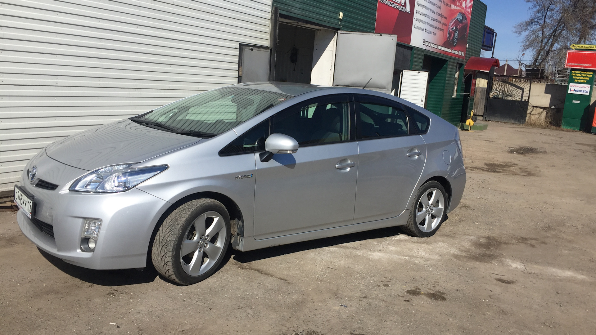 Toyota Prius (30) 1.8 гибридный 2010 | мой 12вольт Тралейбус на DRIVE2