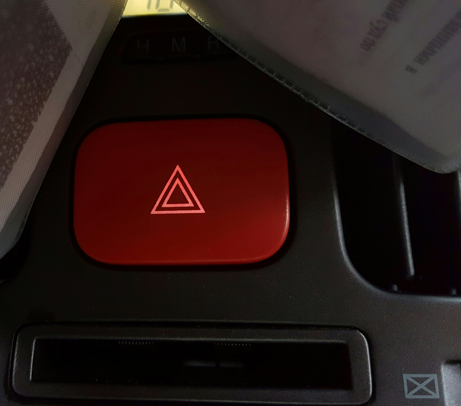 Хендай аварийка. Hyundai Elantra 6 кнопка аварийки. Hyundai Elantra 6 ad кнопка аварийки. Мл 166 кнопка аварийки. Кнопка аварийной сигнализации Элантра 3.