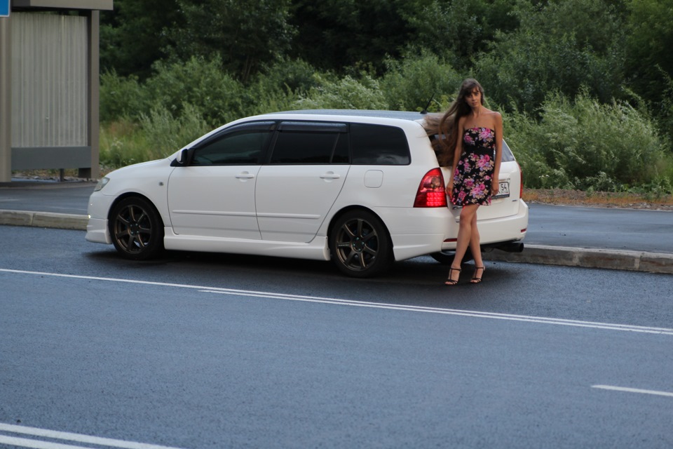 Toyota Corolla Fielder 2013 stance