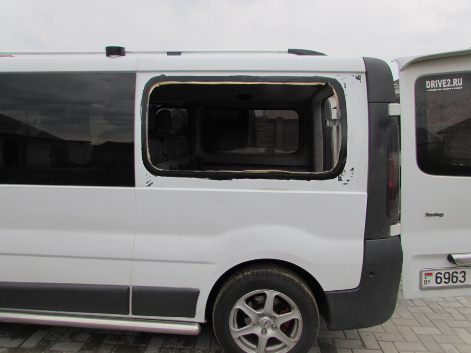 вклеил боковое стекло — Opel Vivaro (1G), 1,9 л, 2005 года | другое ...