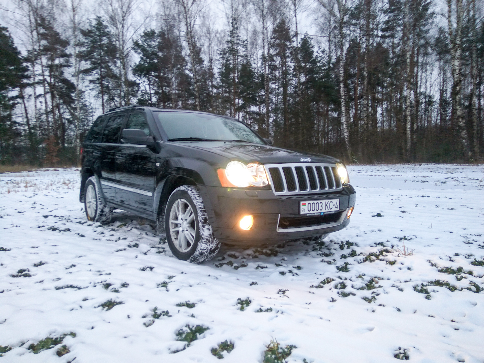 Бесплатная песня джип. Jeep Grand Cherokee 3.0CRD. Черный внедорожник зима. Черный джип зимой. Ниссан черный джип.