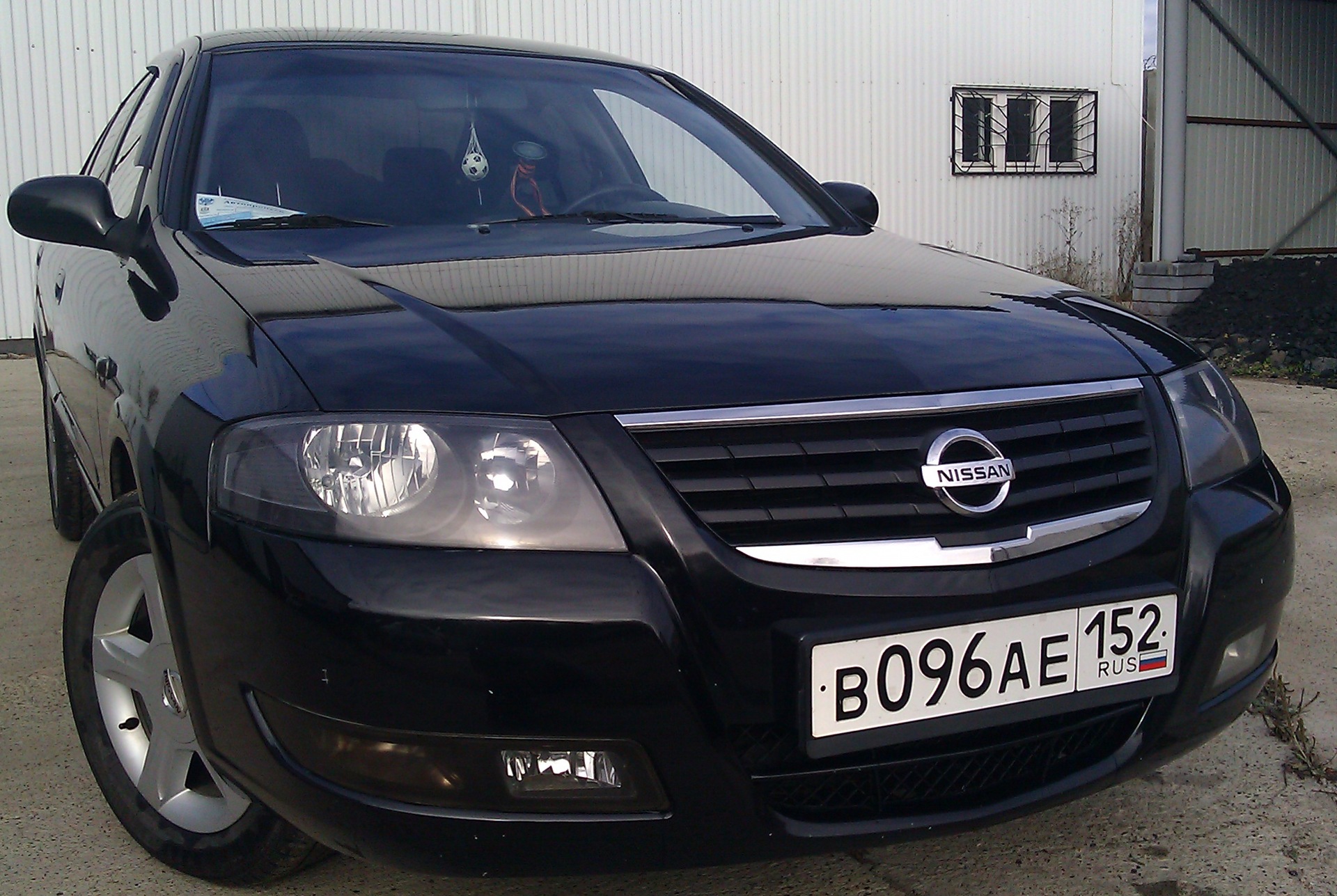 Nissan Almera Classic черные фары