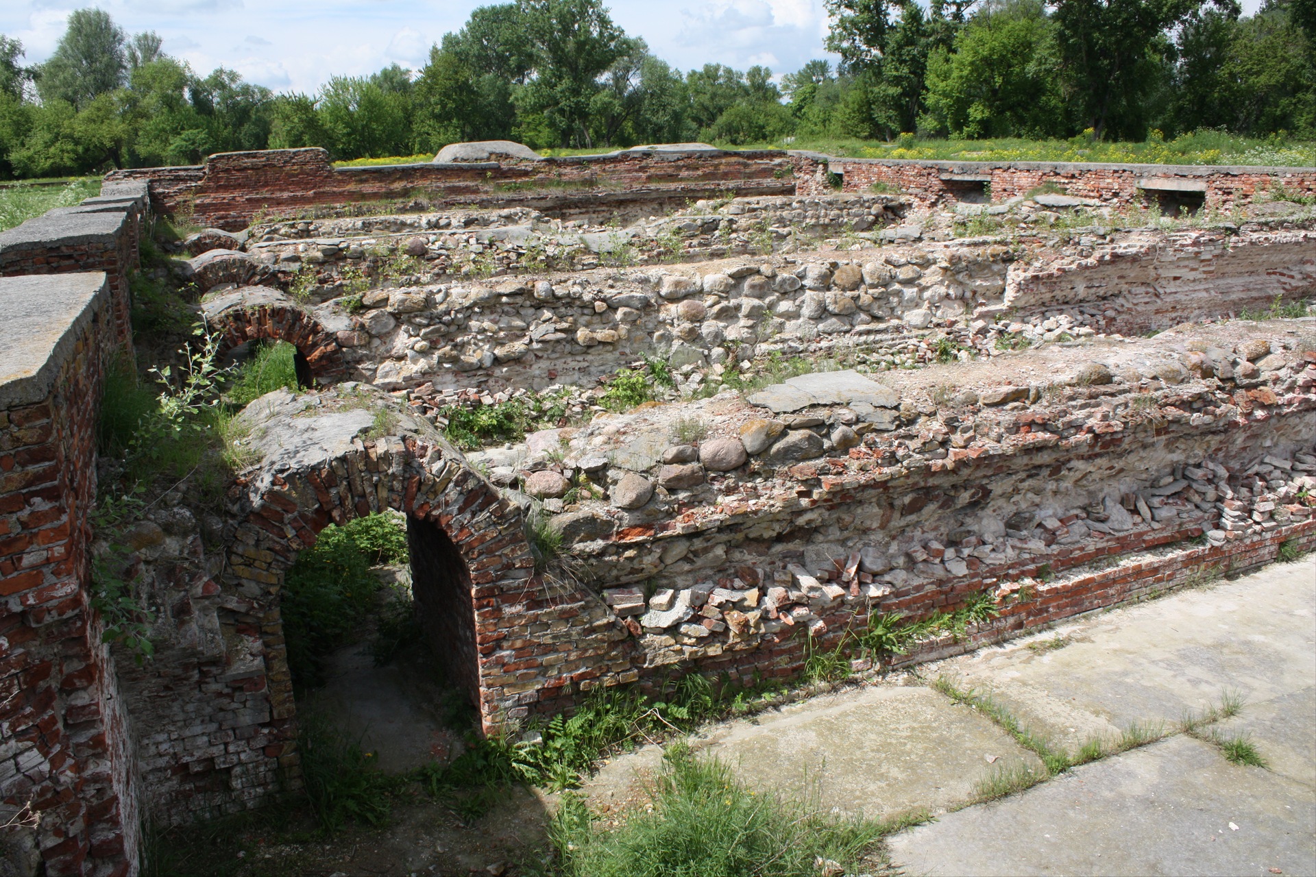 Фото белого дворца в брестской крепости