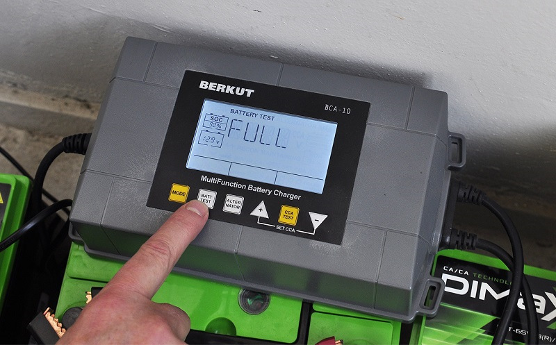 Как быстрее всего зарядить сильно разряженный аккумулятор в машине ...